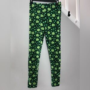 0012: Serra Women’s Black and Green Shamrock Leggings